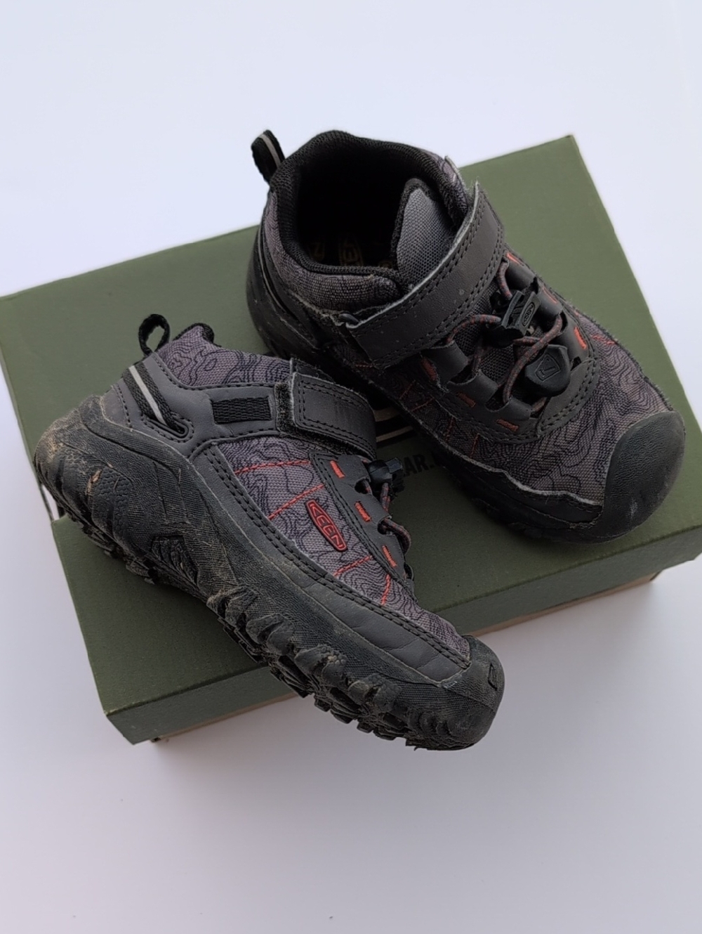 Keen Targhee Red And Black Size 8 Toddler Hiking Sneaker
